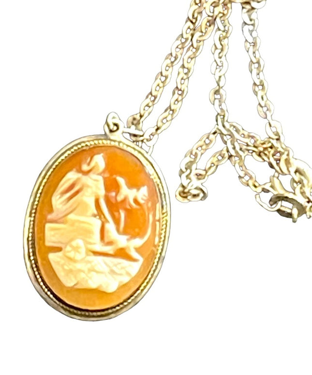 Vintage sterling silver carved shell cameo necklace “riding chariot”