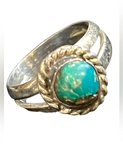 Vintage Handmade Native Southwestern Old Pawn Turquoise Sterling silver ring