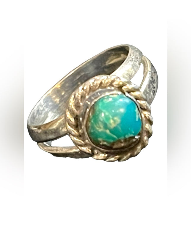 Vintage Handmade Native Southwestern Old Pawn Turquoise Sterling silver ring