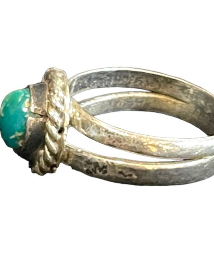 Vintage Handmade Native Southwestern Old Pawn Turquoise Sterling silver ring