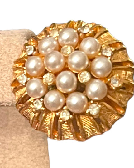 Lovely vintage gp gold finish faux pearl rhinestone fancy clip on earrings