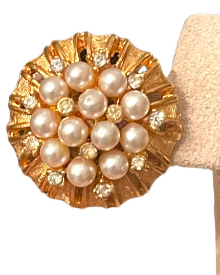 Lovely vintage gp gold finish faux pearl rhinestone fancy clip on earrings