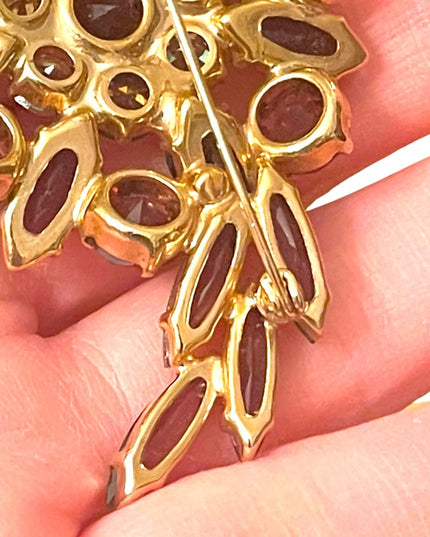 Vintage 1960s purple crystal glass Large Juliana? style flower rhinestone brooch