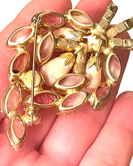 Stunning vintage glass crystal Juliana? Gold finish pink flower leaf brooch