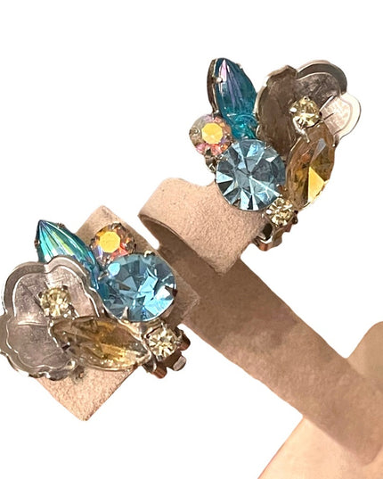 Stunning cintage fancy flower leaf blue crystal silver finish clipmon earrings