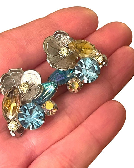 Stunning cintage fancy flower leaf blue crystal silver finish clipmon earrings
