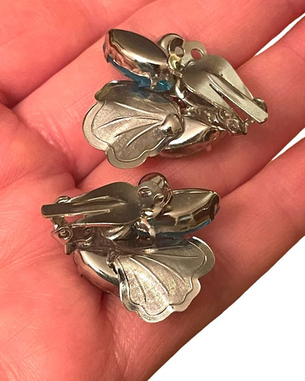 Stunning cintage fancy flower leaf blue crystal silver finish clipmon earrings