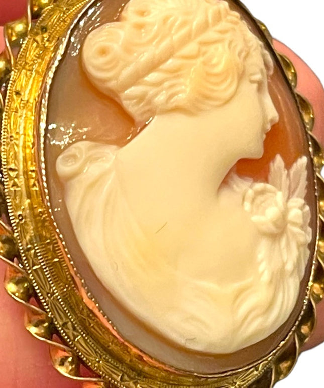 Lovely Antique gold filled Hand carved shell cameo brooch pendant