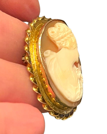 Lovely Antique gold filled Hand carved shell cameo brooch pendant