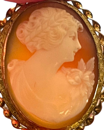 Lovely Antique gold filled Hand carved shell cameo brooch pendant