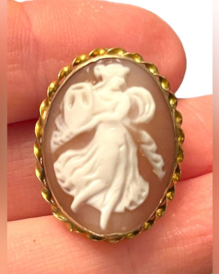 Vintage 1950s Sterling silver 925 gold plt Italy walking angel carved Cameo