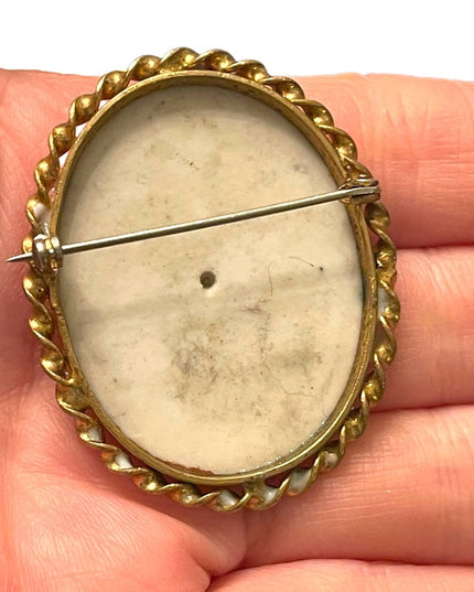 Vintage 1960s pinchbeck gold plate Fragonard Ceramic transfer LG cameo brooch