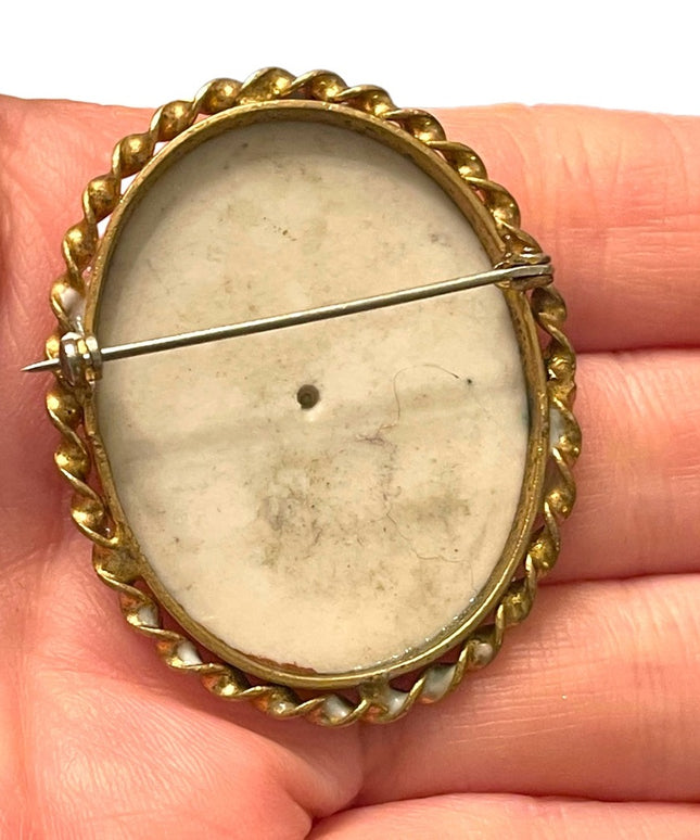 Vintage 1960s pinchbeck gold plate Fragonard Ceramic transfer LG cameo brooch