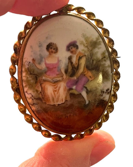 Vintage 1960s pinchbeck gold plate Fragonard Ceramic transfer LG cameo brooch