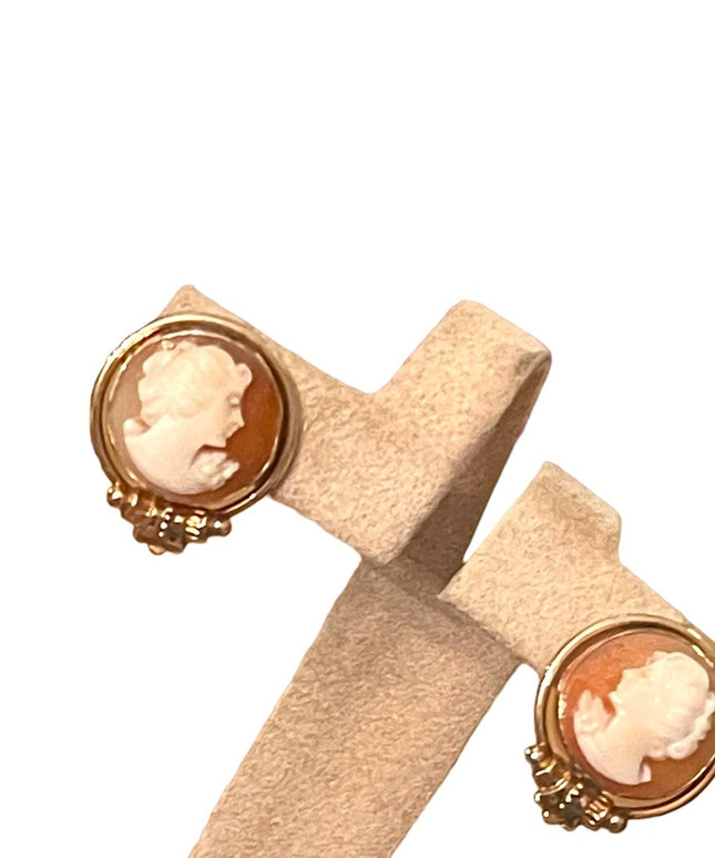 Vintage 1950s Van Dell 12k Gold filled GF Carved shell cameo screw back earrings