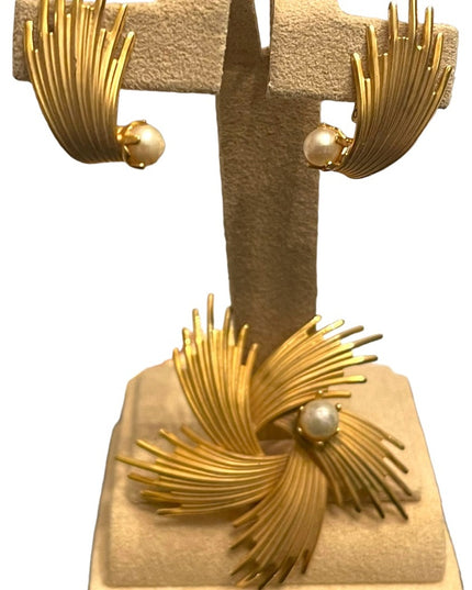 Vintage art deco Fan flair gold finish faux pearl earrings & brooch set