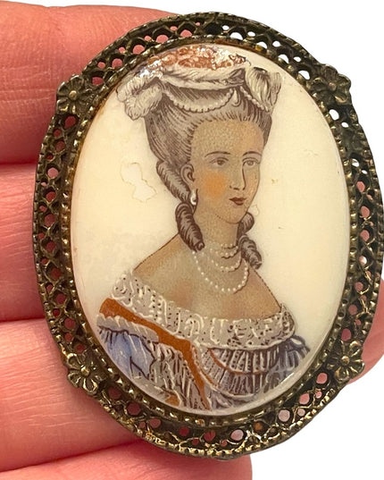 Vintage fancy plastic transfer cameo brooch victorian lady