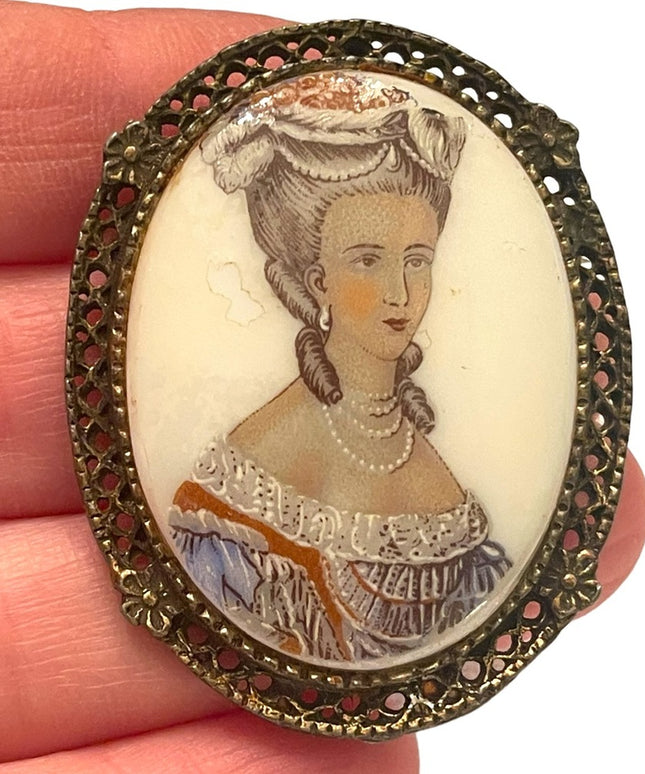 Vintage fancy plastic transfer cameo brooch victorian lady
