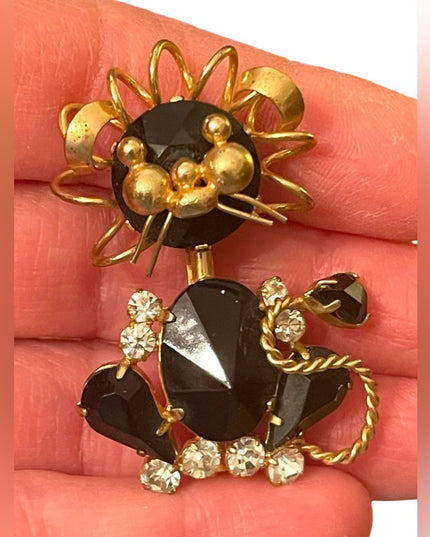 Fun 1960s vintage crystal fancy head wiggling CAT brooch gold finish