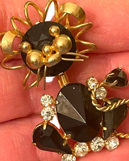 Fun 1960s vintage crystal fancy head wiggling CAT brooch gold finish