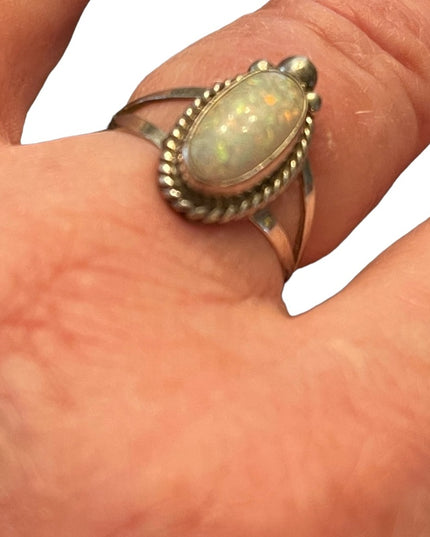 Vintage sterling silver 925 southwestern OPAL artisan made ring