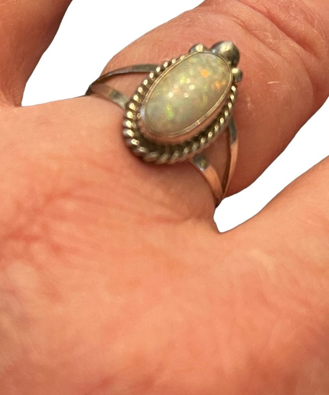 Vintage sterling silver 925 southwestern OPAL artisan made ring