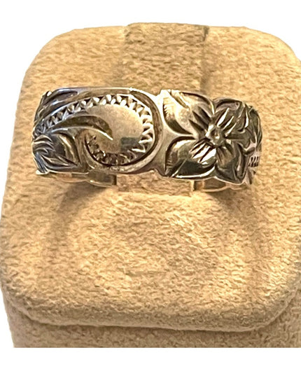 Vintage 1970s Sterling silver 925 flower etched handmade Southwestern band ring