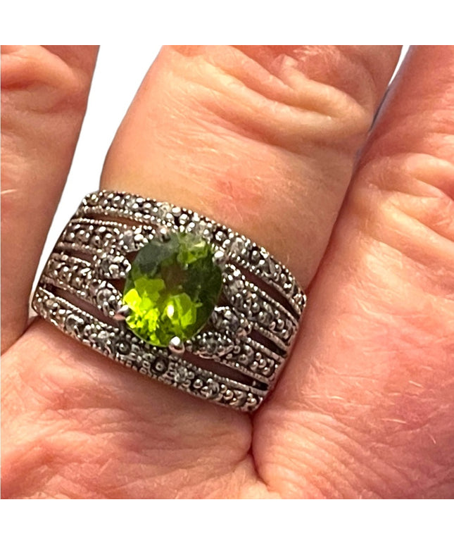Stunning sterling silver 925 Simulated peridot & CZ  fancy dinner ring