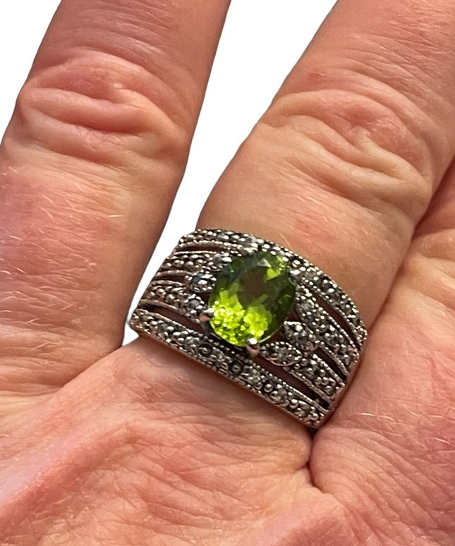 Stunning sterling silver 925 Simulated peridot & CZ  fancy dinner ring