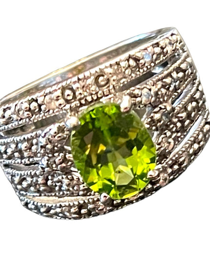 Stunning sterling silver 925 Simulated peridot & CZ  fancy dinner ring
