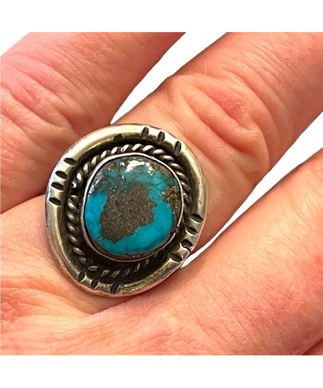 Vintage sterling silver 925 Native Southwestern turquoise ring