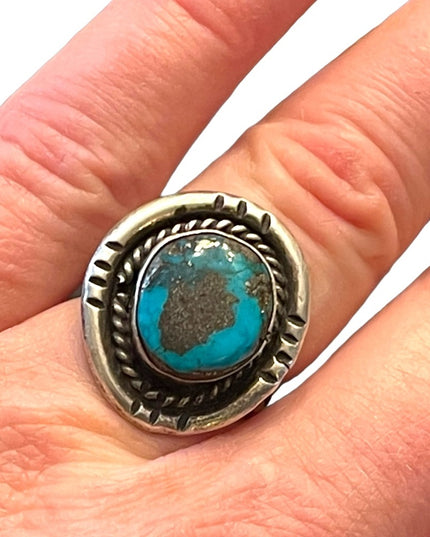 Vintage sterling silver 925 Native Southwestern turquoise ring