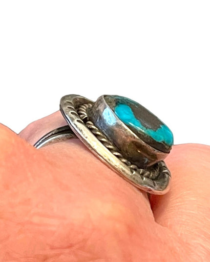 Vintage sterling silver 925 Native Southwestern turquoise ring