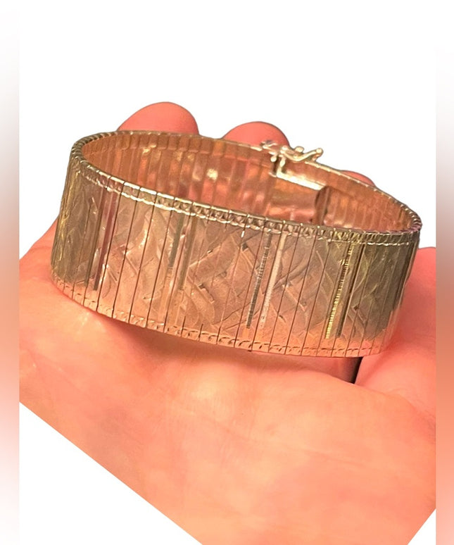 Etched sterling silver 925 Italy HEAVY Chunky bangle bracelet latched