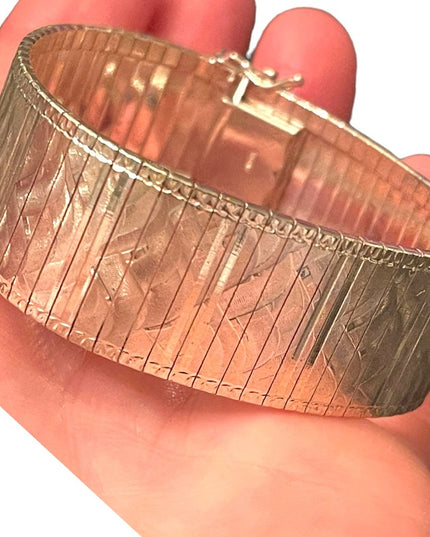 Etched sterling silver 925 Italy HEAVY Chunky bangle bracelet latched