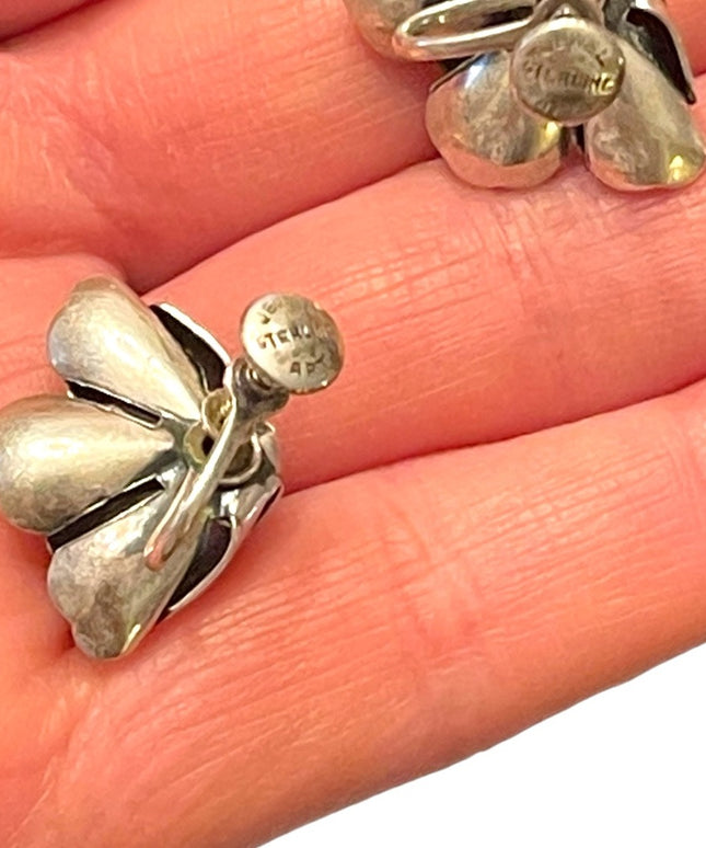 Stunning vintage sterling silver Jewlart fancy flower screw back earrings
