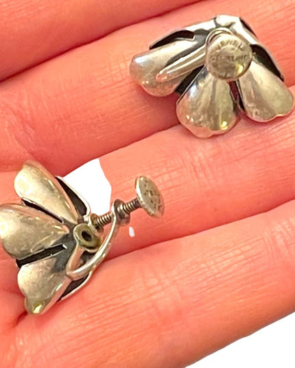 Stunning vintage sterling silver Jewlart fancy flower screw back earrings