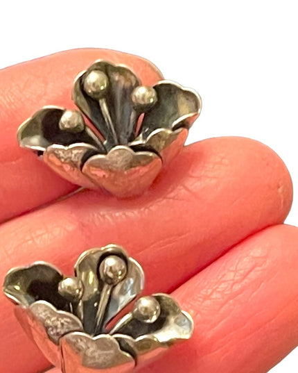 Stunning vintage sterling silver Jewlart fancy flower screw back earrings