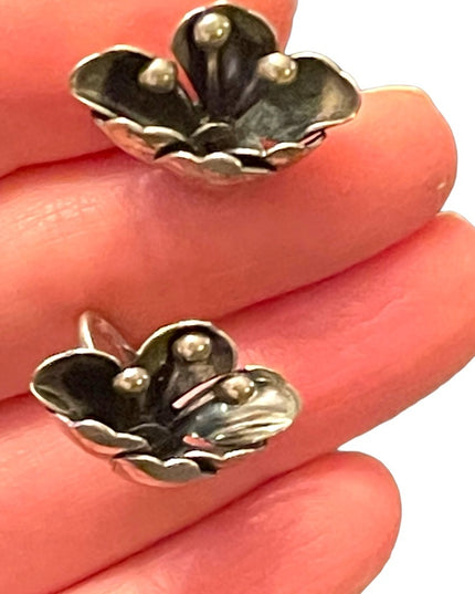 Stunning vintage sterling silver Jewlart fancy flower screw back earrings