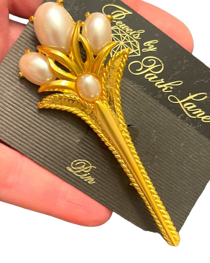 Vintage 1980s faux pearl & gold plate fancy long bar brooch flower New