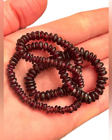 Vintage 10k WG Fancy high quality Garnet bead necklace