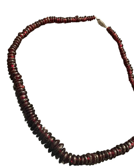 Vintage 10k WG Fancy high quality Garnet bead necklace