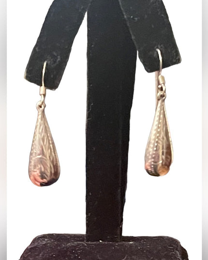 Vintage sterling silver 925 dangle tear drop earrings