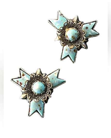 Vintage silver finish blue resin star flower screw back earrings