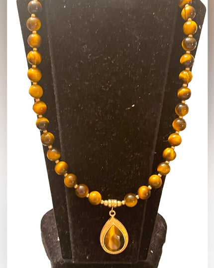 Lovely Tiger eye Bead necklace with tiger eye pendant stones