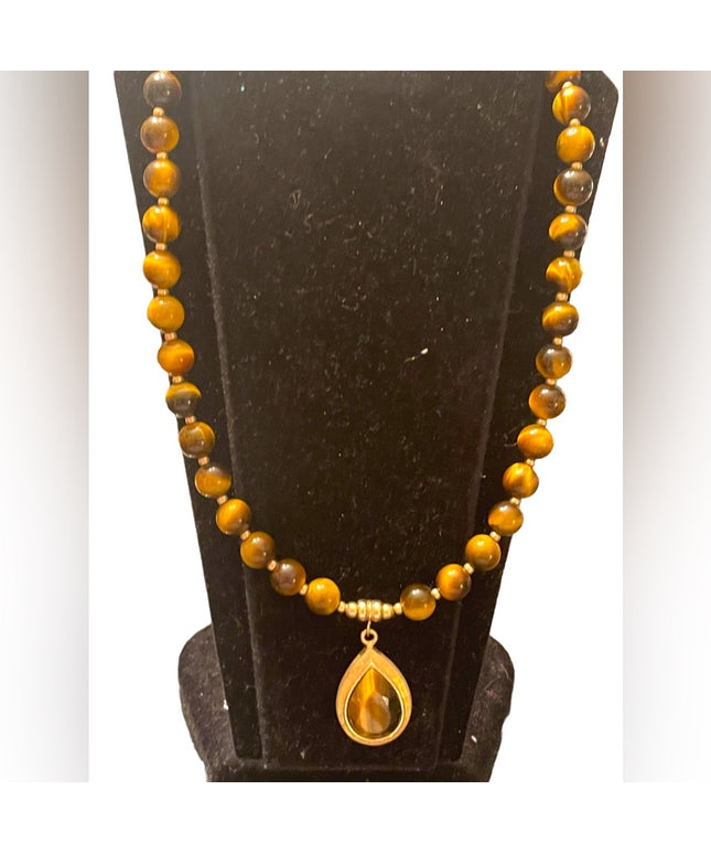 Lovely Tiger eye Bead necklace with tiger eye pendant stones