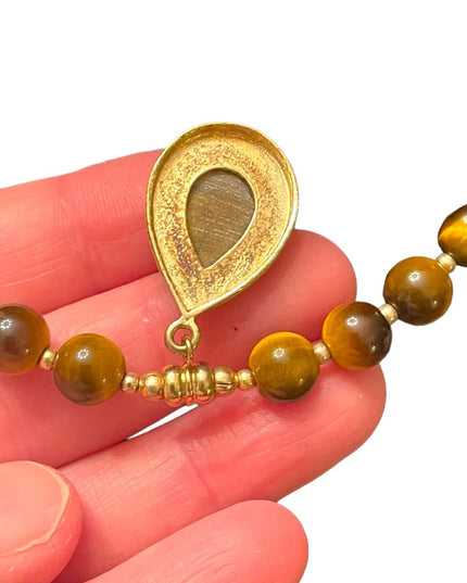 Lovely Tiger eye Bead necklace with tiger eye pendant stones