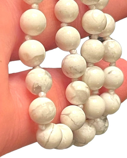 Vintage hand strung White turquoise stone bead necklace