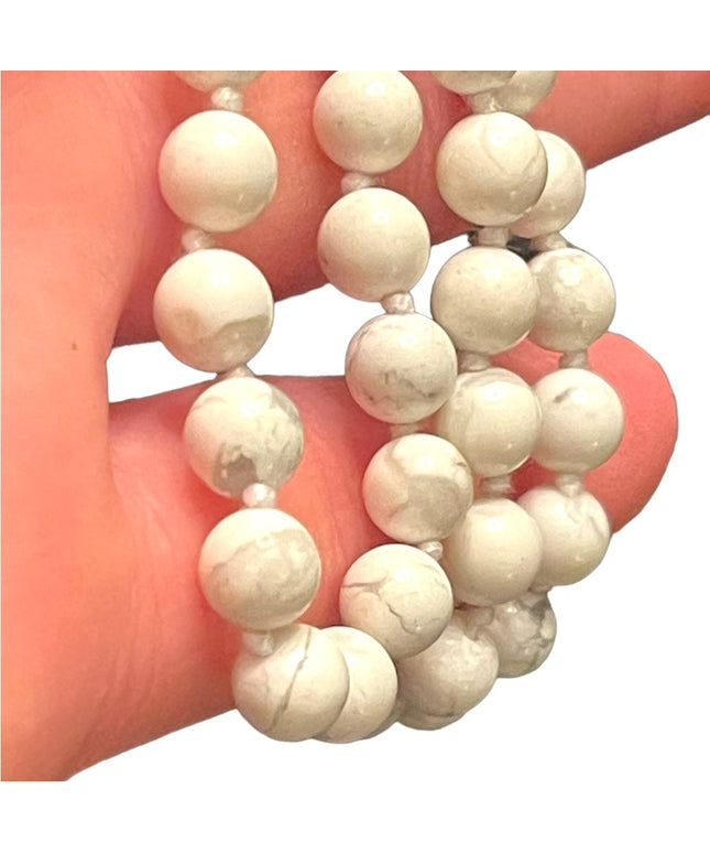 Vintage hand strung White turquoise stone bead necklace