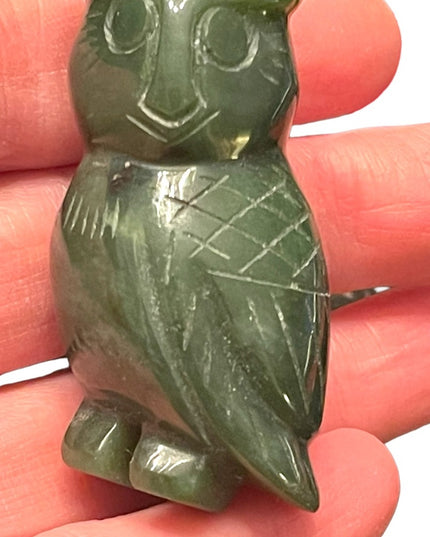 Lovely collectible native hand carved JADE OWL small figurine